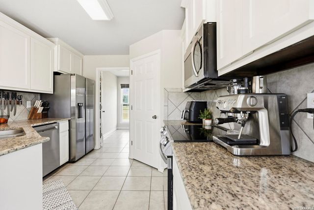 866 SEA WILLOW DR, Marion, TX 78124