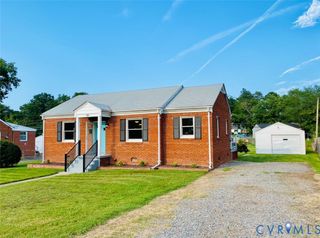 26 Eastlake Dr, Sandston, VA 23150