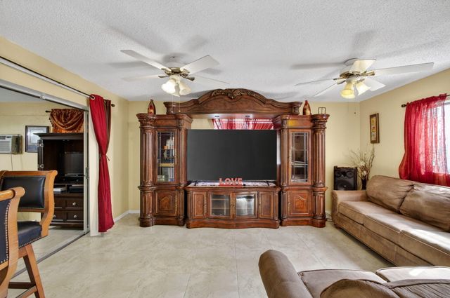 1827 Pinehurst Drive, West Palm Beach, FL 33407