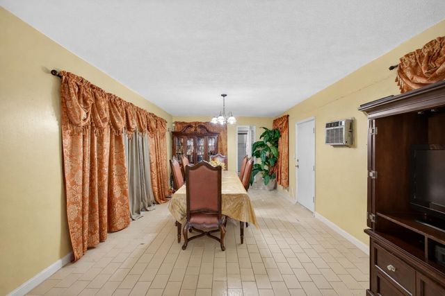 1827 Pinehurst Drive, West Palm Beach, FL 33407