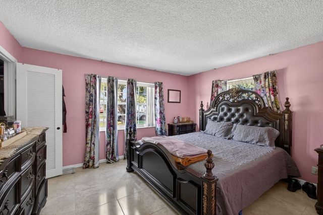 1827 Pinehurst Drive, West Palm Beach, FL 33407