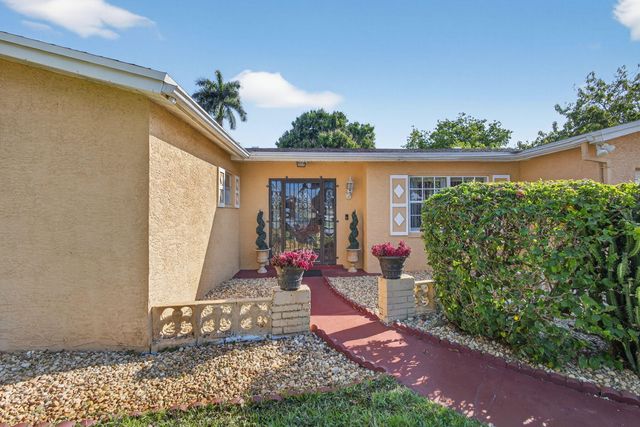 1827 Pinehurst Drive, West Palm Beach, FL 33407