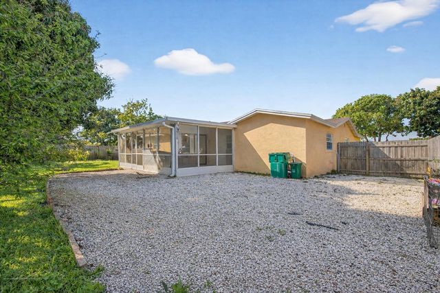 1827 Pinehurst Drive, West Palm Beach, FL 33407