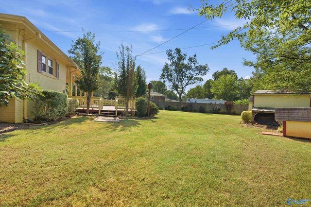 2211 Viscount Drive NW, Huntsville, AL 35810
