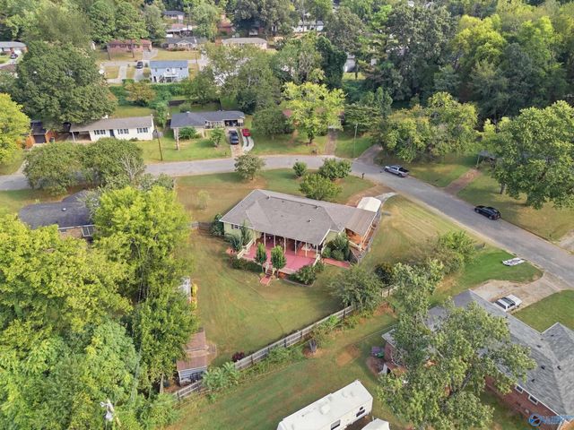 2211 Viscount Drive NW, Huntsville, AL 35810