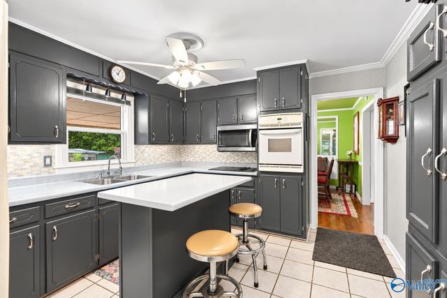 2211 Viscount Drive NW, Huntsville, AL 35810