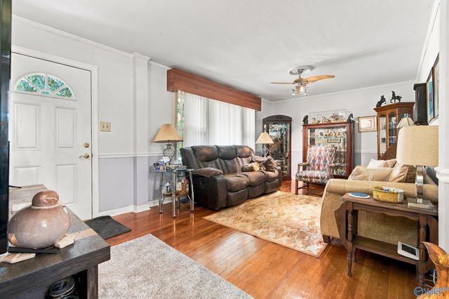 2211 Viscount Drive NW, Huntsville, AL 35810