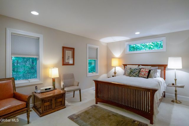 29 Pepper Lane, Saratoga Springs, NY 12866