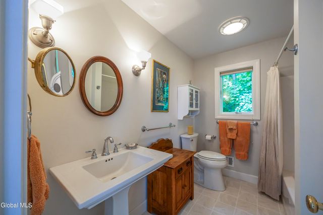29 Pepper Lane, Saratoga Springs, NY 12866