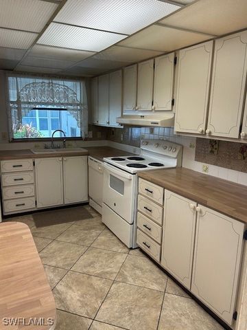 611 Charlemagne BLVD, Naples, FL 34112