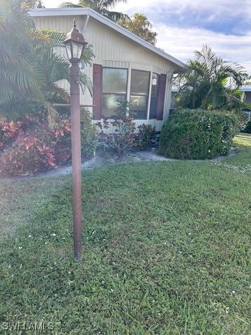 611 Charlemagne BLVD, Naples, FL 34112