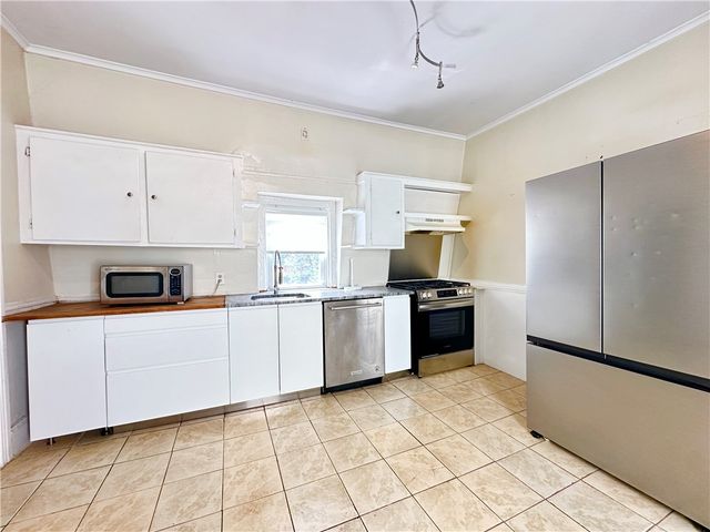137 Sutton Street, Providence, RI 02903
