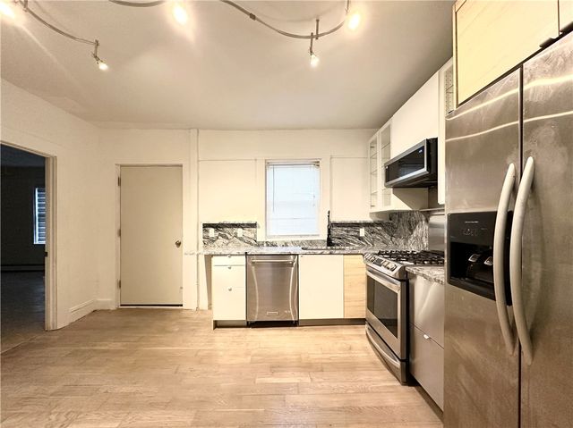 137 Sutton Street, Providence, RI 02903