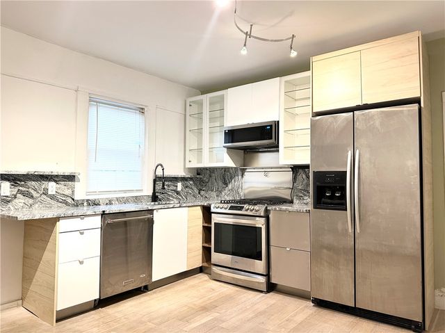 137 Sutton Street, Providence, RI 02903