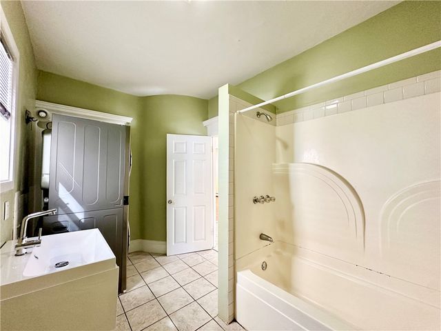 137 Sutton Street, Providence, RI 02903