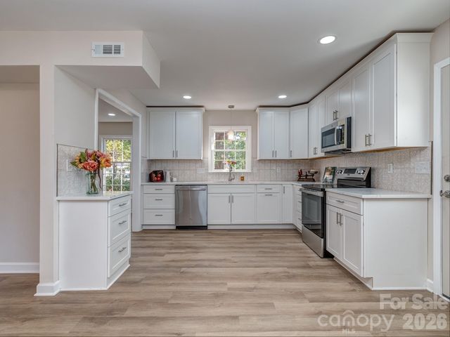 2041 Glouchester Circle, Charlotte, NC 28226