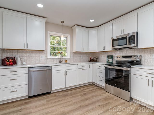 2041 Glouchester Circle, Charlotte, NC 28226