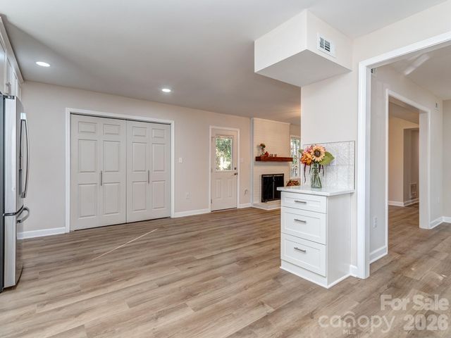 2041 Glouchester Circle, Charlotte, NC 28226