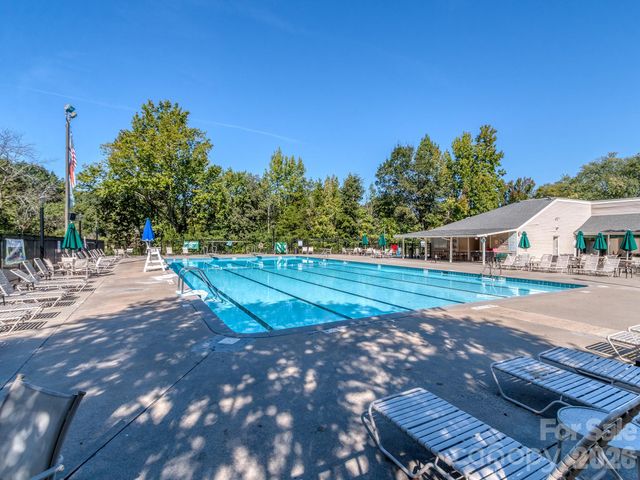 2041 Glouchester Circle, Charlotte, NC 28226
