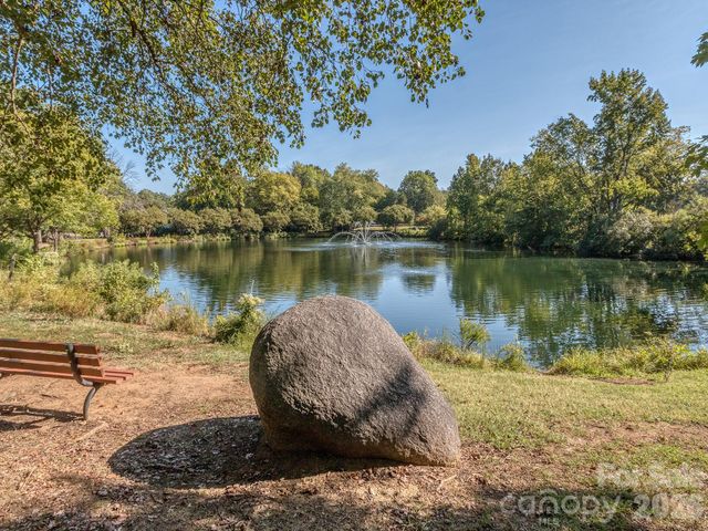 2041 Glouchester Circle, Charlotte, NC 28226