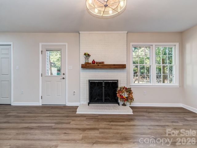 2041 Glouchester Circle, Charlotte, NC 28226