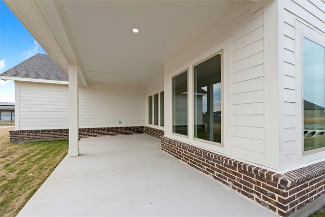 805 Valley Ridge Road, Van Alstyne, TX 75495