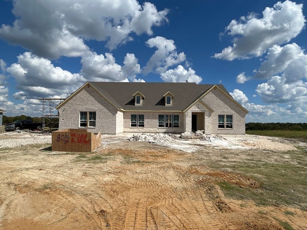 805 Valley Ridge Road, Van Alstyne, TX 75495