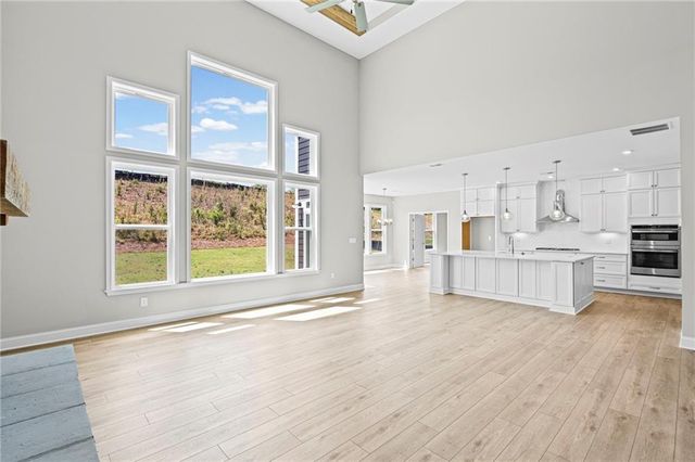 150 Hidden Fields Way, Hoschton, GA 30548