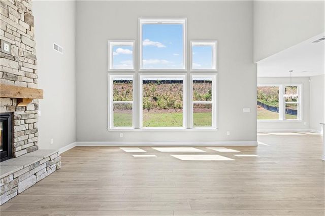 150 Hidden Fields Way, Hoschton, GA 30548