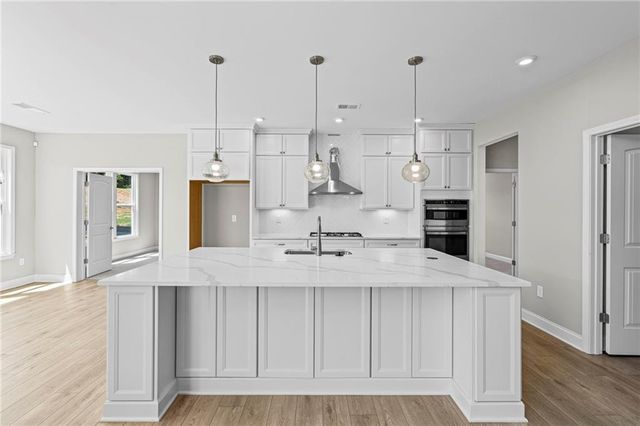 150 Hidden Fields Way, Hoschton, GA 30548