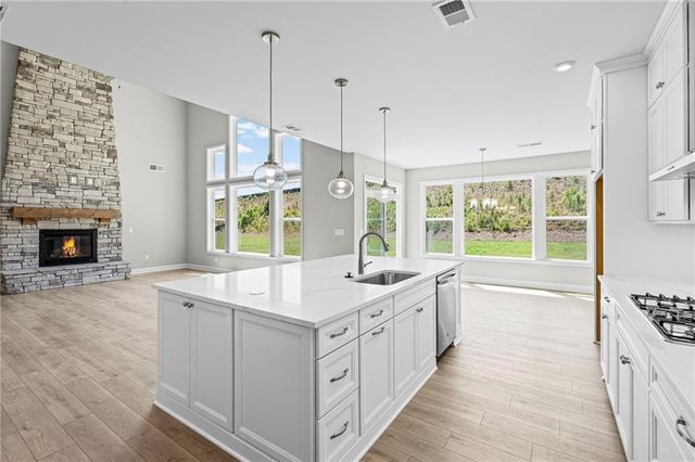 150 Hidden Fields Way, Hoschton, GA 30548