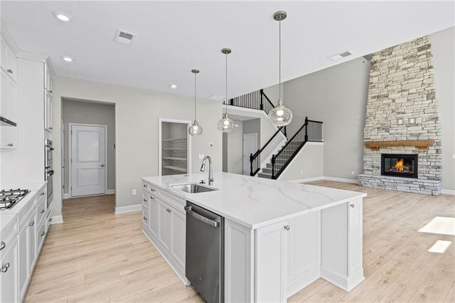 150 Hidden Fields Way, Hoschton, GA 30548