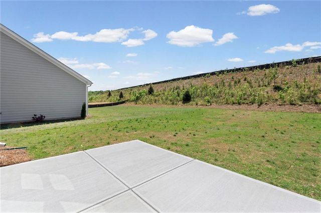 150 Hidden Fields Way, Hoschton, GA 30548