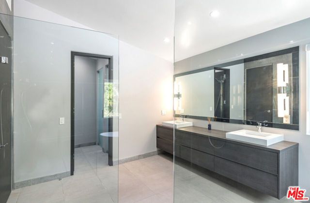 2122 Castle Heights Avenue, Los Angeles, CA 90034