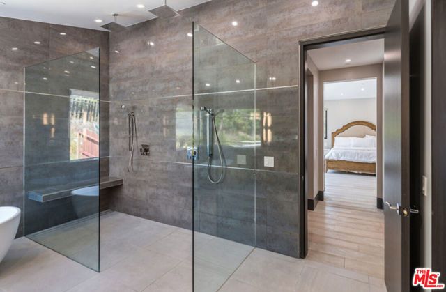 2122 Castle Heights Avenue, Los Angeles, CA 90034