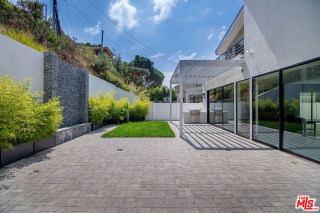 2122 Castle Heights Avenue, Los Angeles, CA 90034