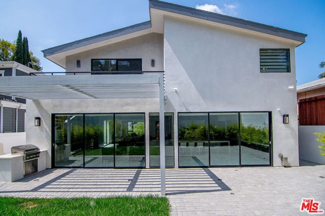 2122 Castle Heights Avenue, Los Angeles, CA 90034