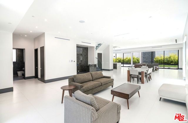 2122 Castle Heights Avenue, Los Angeles, CA 90034