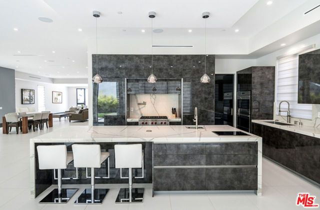 2122 Castle Heights Avenue, Los Angeles, CA 90034