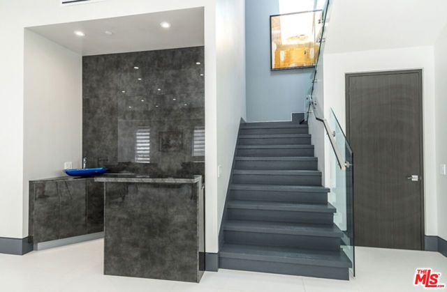 2122 Castle Heights Avenue, Los Angeles, CA 90034