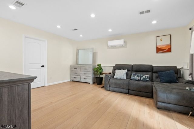1576 Julian Ter, Union Twp., NJ 07083