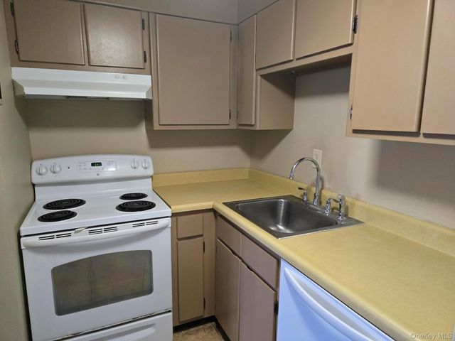 1840 Crompond Road 9A6, Peekskill, NY 10566