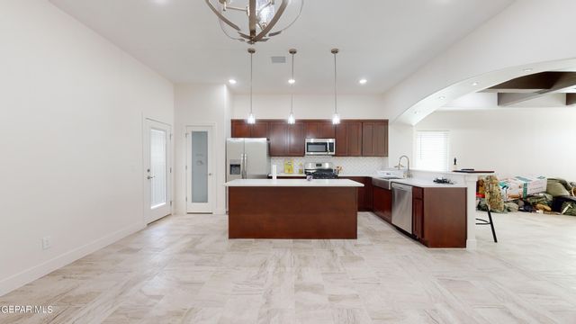 440 Soleil Road, Socorro, TX 79927