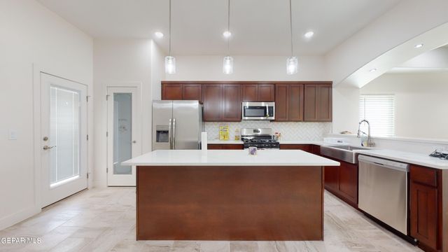 440 Soleil Road, Socorro, TX 79927