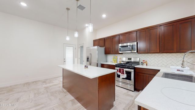440 Soleil Road, Socorro, TX 79927