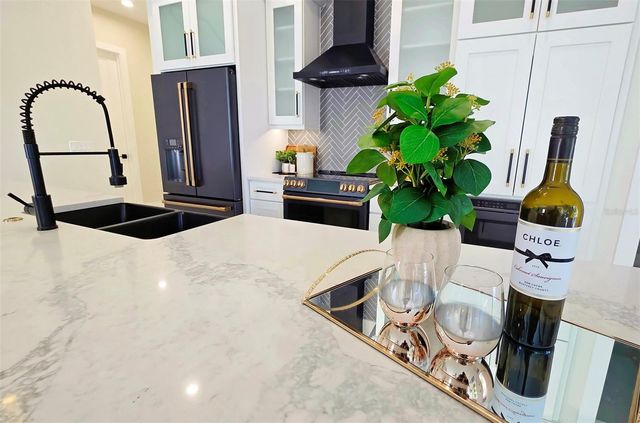 1156 COCOANUT AVENUE, Sarasota, FL 34236