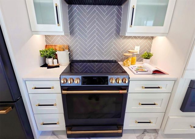 1156 COCOANUT AVENUE, Sarasota, FL 34236