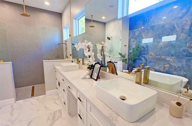 1156 COCOANUT AVENUE, Sarasota, FL 34236