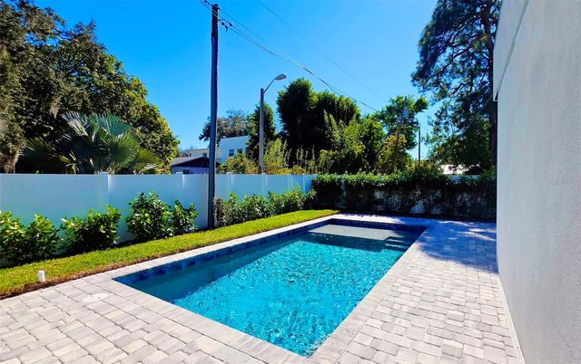 1156 COCOANUT AVENUE, Sarasota, FL 34236