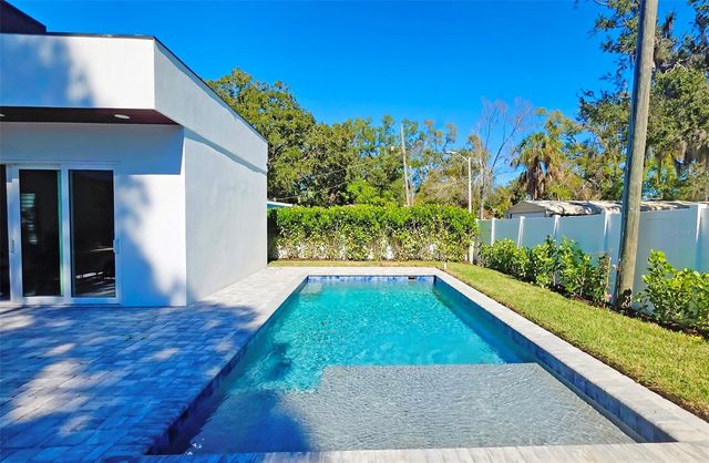 1156 COCOANUT AVENUE, Sarasota, FL 34236